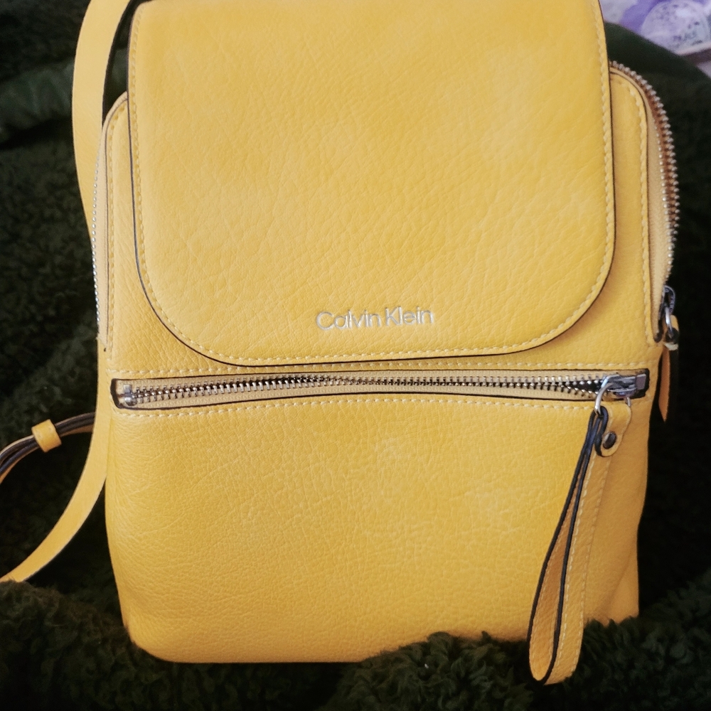 Calvin Klein Yellow Backpack - Picture 9 of 10